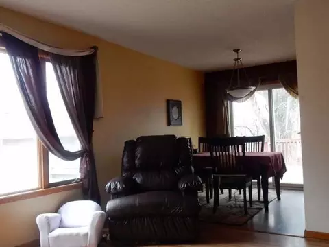 910 Crescent, Bismarck, ND 58501 photo 5