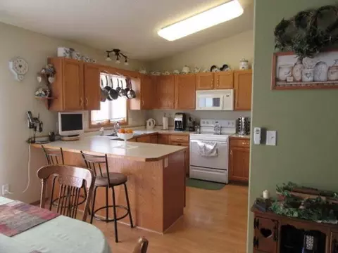 4017 36 Ave NW, Mandan, ND 58554 photo 2