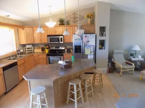3005 Plainview Dr SE, Mandan, ND 58554 photo 3