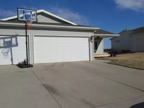 4649 Kost Dr, Bismarck, ND 58503 photo 20