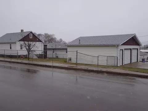 211 11 Ave NE, Mandan, ND 58554 photo 2