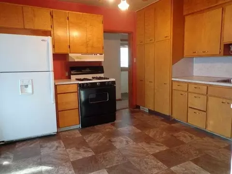 211 11 Ave NE, Mandan, ND 58554 photo 4