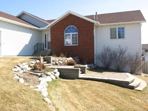2615 Sharps Lp, Bismarck, ND 58503 photo 2