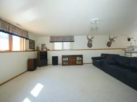 2615 Sharps Lp, Bismarck, ND 58503 photo 25