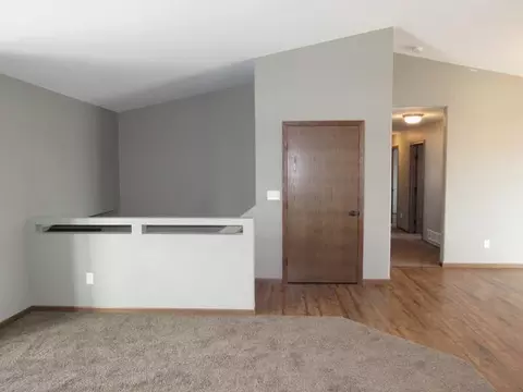 5501 Normandy Dr, Bismarck, ND 58503 photo 3