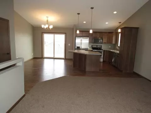 5501 Normandy Dr, Bismarck, ND 58503 photo 4
