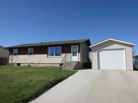 222 Crown Butte Dr, Mandan, ND 58554 photo 1