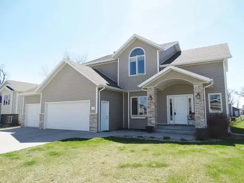 3407 Bay Shore Bnd SE, Mandan, ND 58554 photo 1