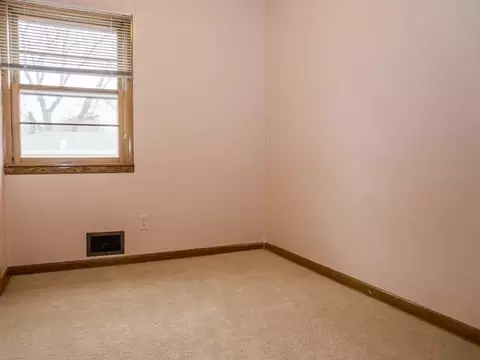 1813 D Ave E, Bismarck, ND 58501 photo 12