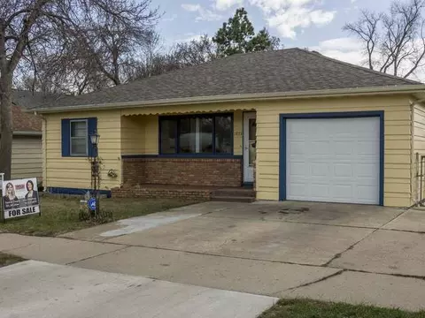 1813 D Ave E, Bismarck, ND 58501 photo 19
