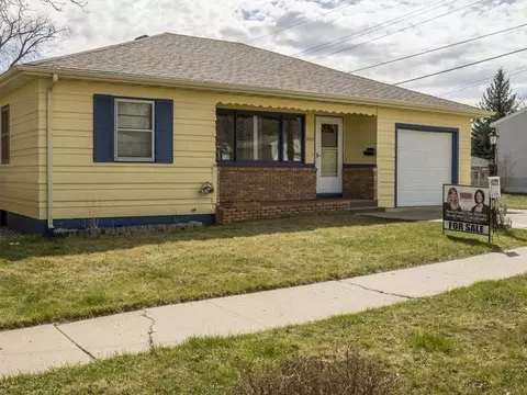 1813 D Ave E, Bismarck, ND 58501 photo 1