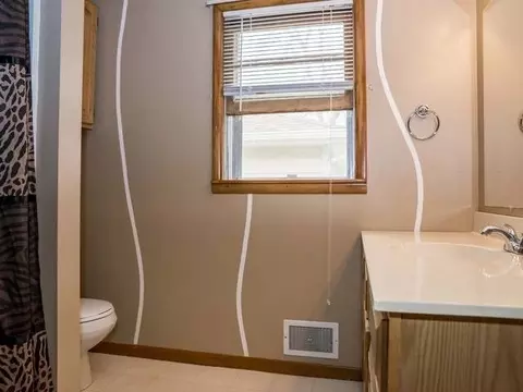 1813 D Ave E, Bismarck, ND 58501 photo 11