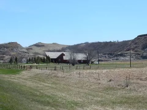 5385 Highway 1806, Mandan, ND 58554 photo 1