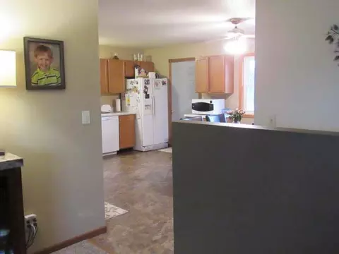 18 Eckleson Rd, Bismarck, ND 58504 photo 4