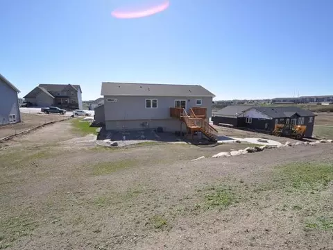 2624 Calgary Ave E, Bismarck, ND 58503 photo 3