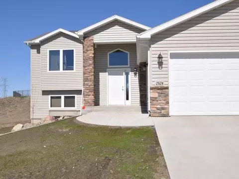 2624 Calgary Ave E, Bismarck, ND 58503 photo 1
