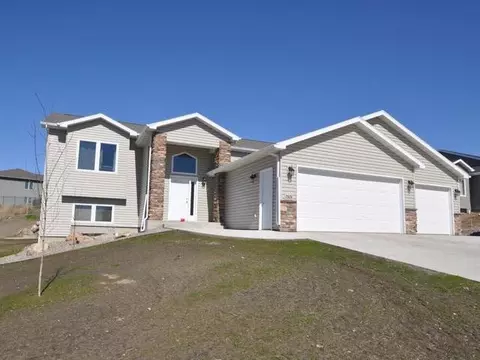 2624 Calgary Ave E, Bismarck, ND 58503 photo 2