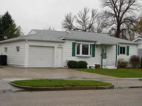 401 Easy St, Bismarck, ND 58504 photo 1