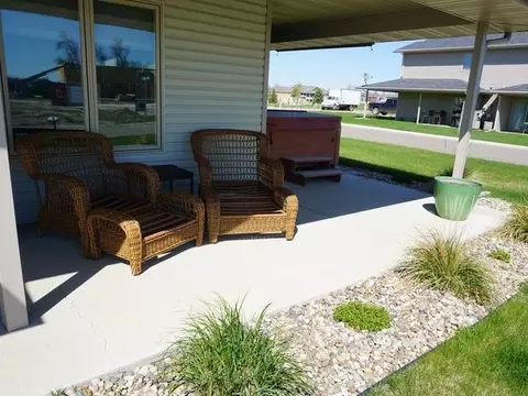 718 Compass Ln, Bismarck, ND 58504 photo 25