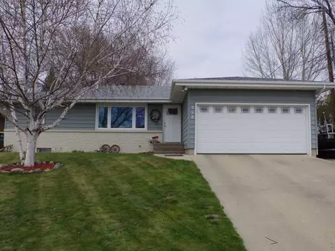 312 Interstate Ave W, Bismarck, ND 58503 photo 1