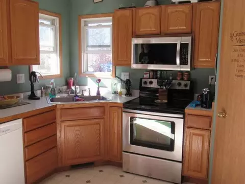 72 Weir Dr, Lincoln, ND 58504 photo 5