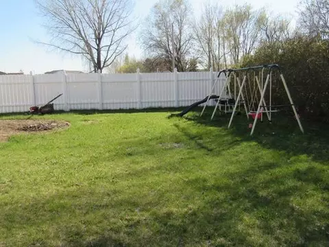 72 Weir Dr, Lincoln, ND 58504 photo 20