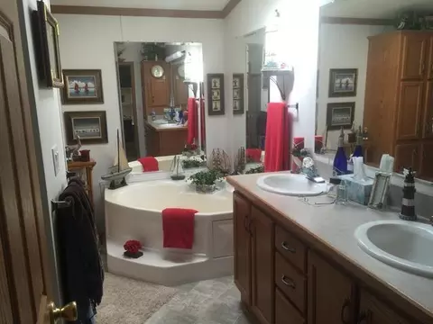 1818 N Valley Lp, Bismarck, ND 58503 photo 16