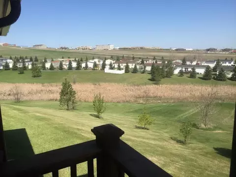 1818 N Valley Lp, Bismarck, ND 58503 photo 2