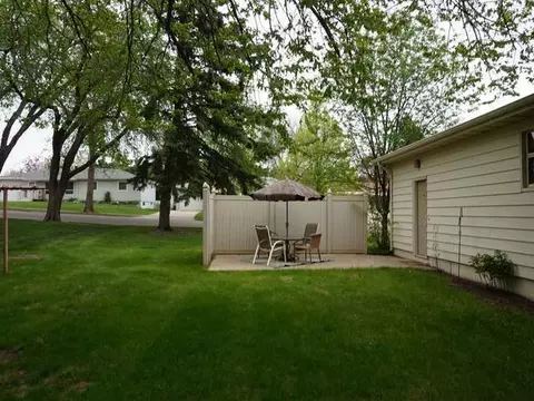 2120 St Benedict Dr N, Bismarck, ND 58501 photo 4