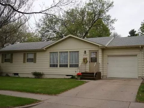 2120 St Benedict Dr N, Bismarck, ND 58501 photo 1