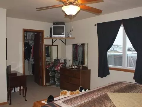 8915 Sage Dr, Bismarck, ND 58503 photo 11