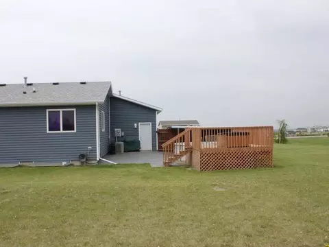8915 Sage Dr, Bismarck, ND 58503 photo 3