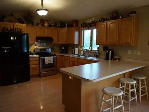 3224 Moonstone, Bismarck, ND 58503 photo 2