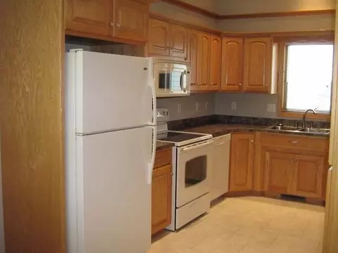 3524 Viewpoint Dr, Bismarck, ND 58503 photo 7