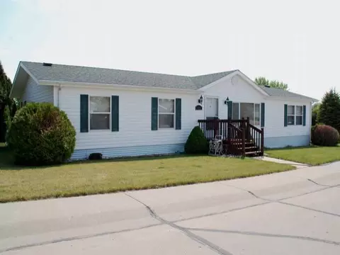 4505 Camden Lp, Bismarck, ND 58503 photo 1