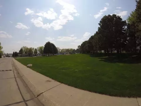 4505 Camden Lp, Bismarck, ND 58503 photo 22