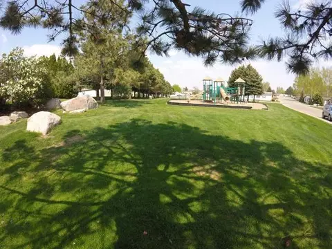 4505 Camden Lp, Bismarck, ND 58503 photo 20