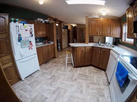 4505 Camden Lp, Bismarck, ND 58503 photo 3