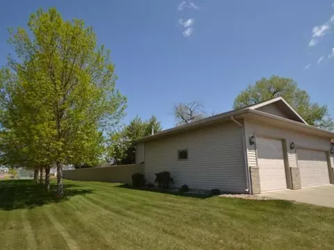 4702 Pintail Loop SE, Mandan, ND 58554 photo 38