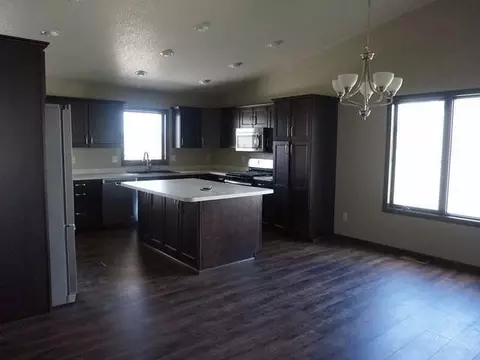 904 Baffin Lp, Bismarck, ND 58503 photo 3