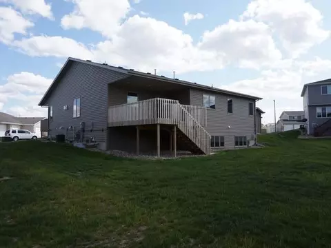 904 Baffin Lp, Bismarck, ND 58503 photo 10