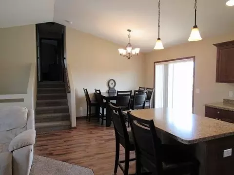 806 Calvert Dr, Bismarck, ND 58503 photo 10