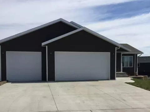 806 Calvert Dr, Bismarck, ND 58503 photo 47