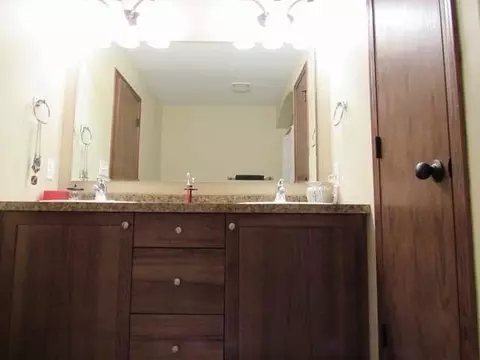 806 Calvert Dr, Bismarck, ND 58503 photo 21