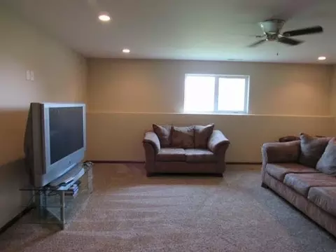 806 Calvert Dr, Bismarck, ND 58503 photo 30