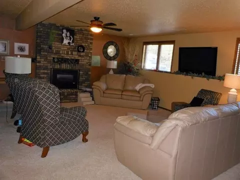 3532 Hackberry St, Bismarck, ND 58503 photo 8
