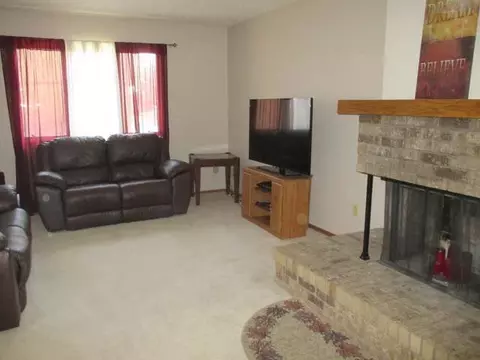 2873 Warwick Lp # -A, Bismarck, ND 58504 photo 2