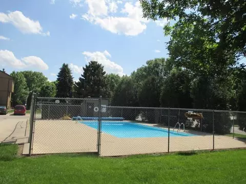 2873 Warwick Lp # -A, Bismarck, ND 58504 photo 3