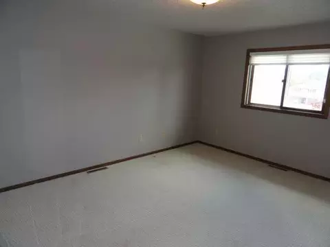 401 Apollo Ave W, Bismarck, ND 58503 photo 9