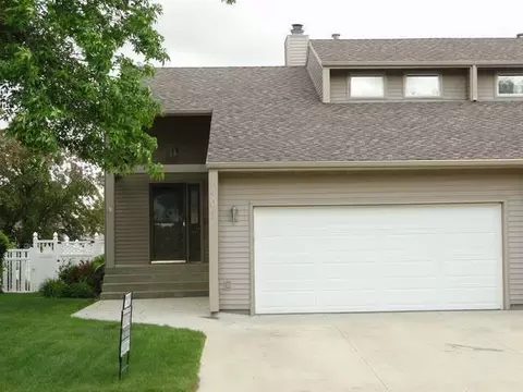 401 Apollo Ave W, Bismarck, ND 58503 photo 1